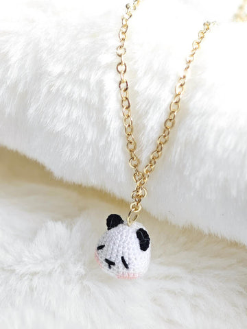 Collar hecho a mano con colgante de panda