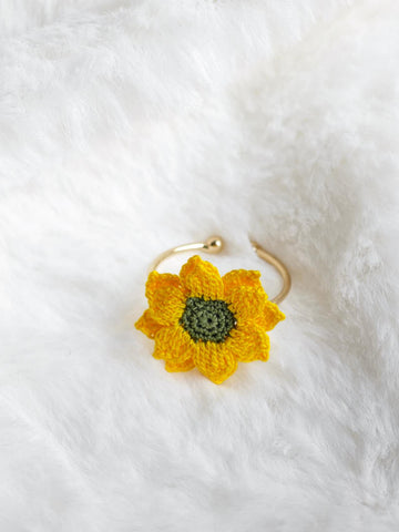 Anillo de girasol hecho a mano